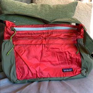 Patagonia nylon messenger bag, new never used